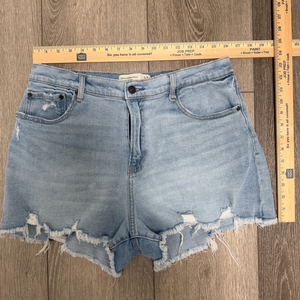 ABERCROMBIE & FITCH CURVE LOVE HIGH RISE MED WASH DISTRESSED DENIM SHORTS 33/16 - Picture 12 of 13